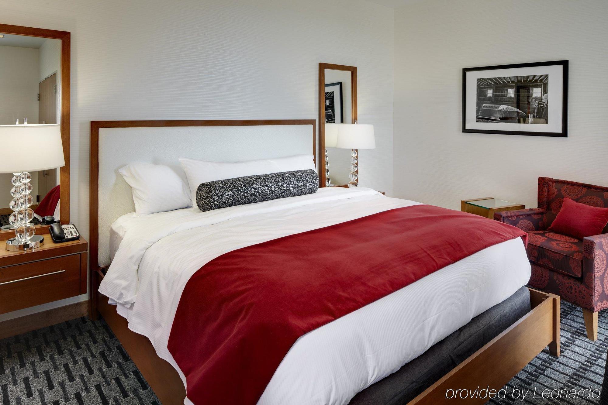 The Hotel At Kirkwood Center Cedar Rapids Rom bilde