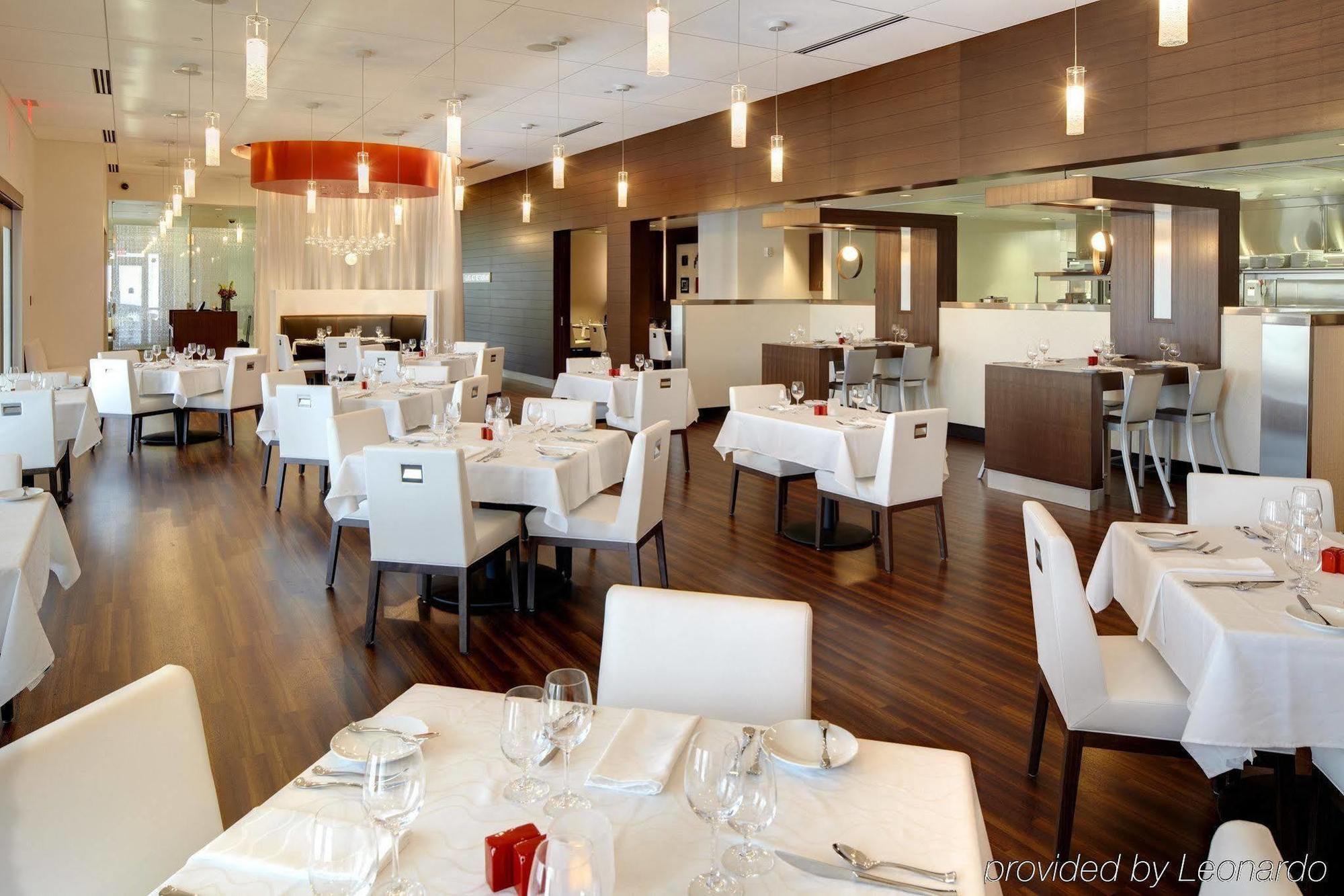 The Hotel At Kirkwood Center Cedar Rapids Restaurant bilde